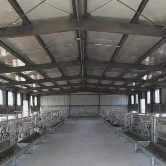 重慶鍍鋅槽鋼用于畜牧棚